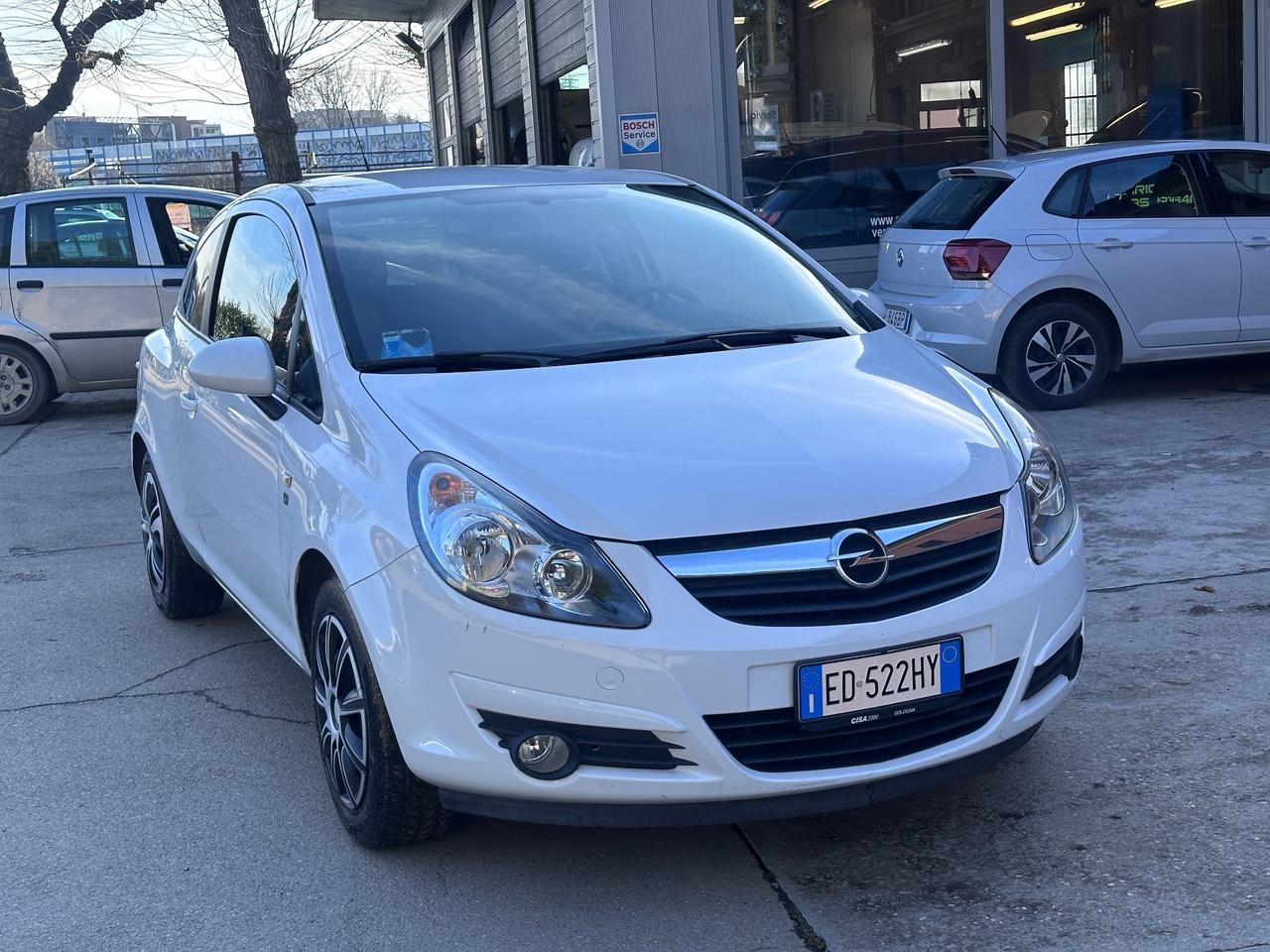 Opel Corsa 1.2 3 porte Sport Neopatentati unipro