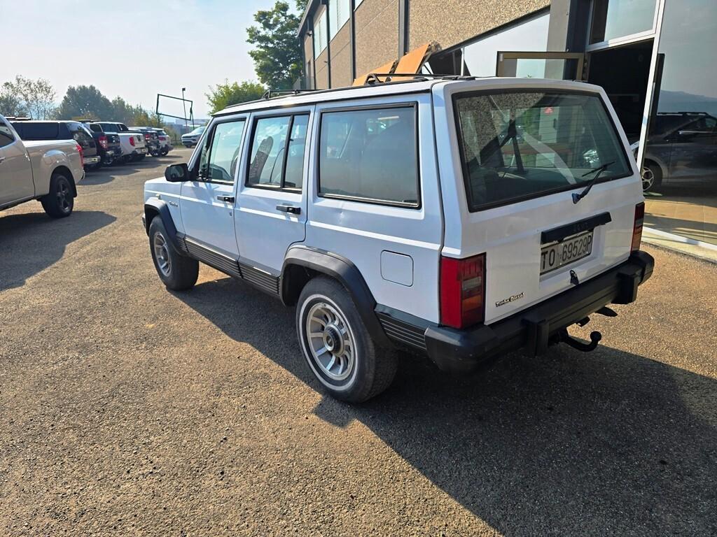 Jeep Cherokee 2.1 turbodiesel 5 porte Chief
