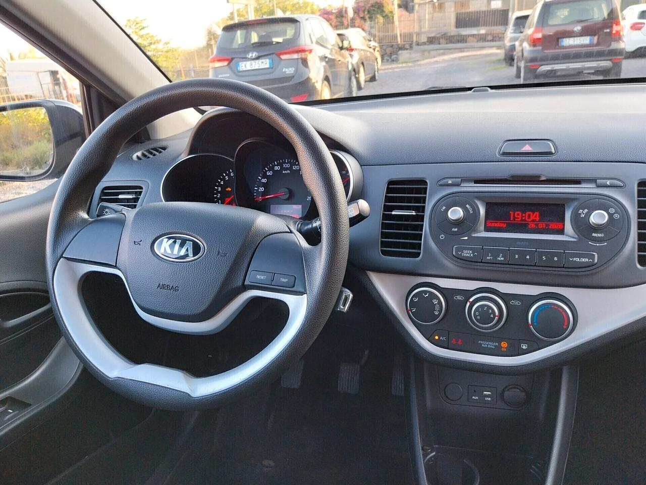 KIA PICANTO 1.0 BENZINA UNICOPROPRIETARIO 2016