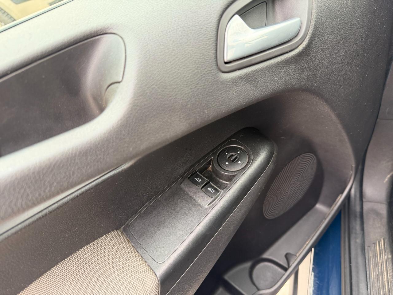 FORD TOURNEO COURIER 2017 1.0 BENZ 74.000 KM