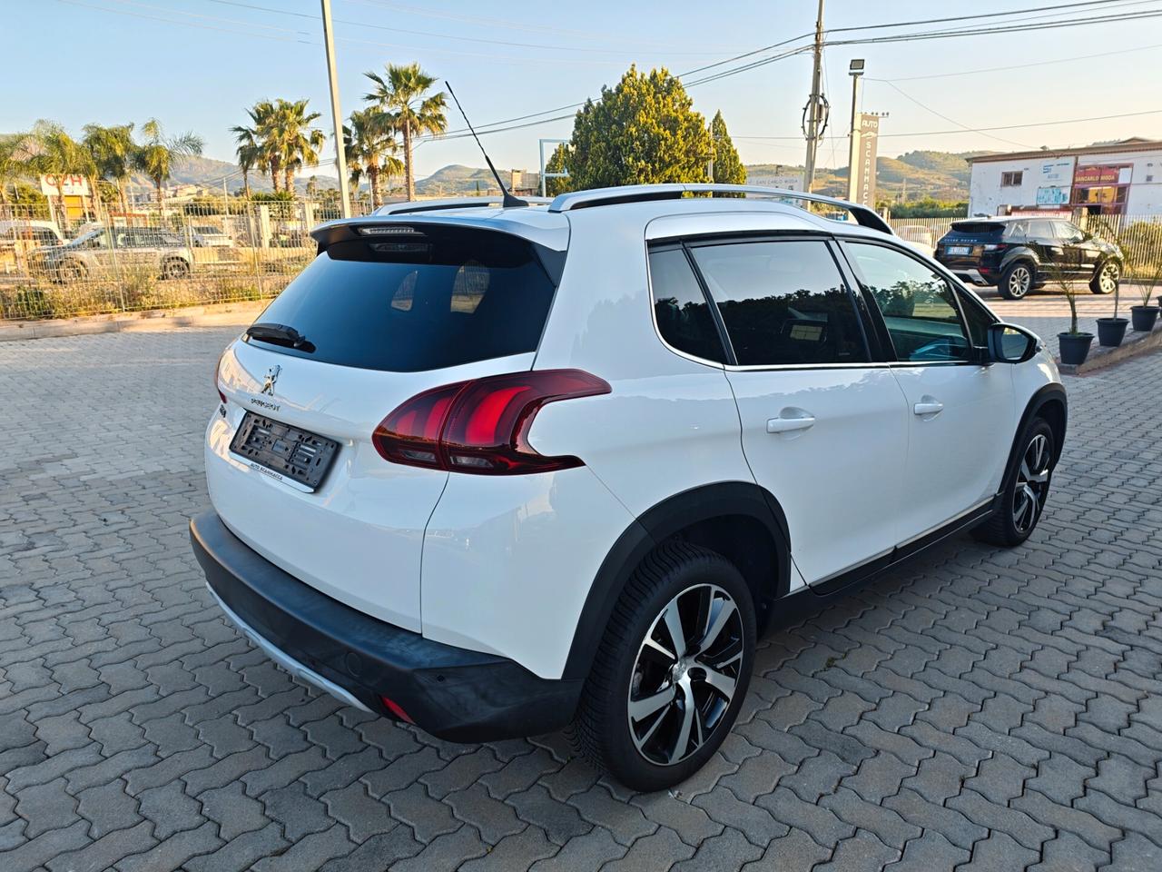 Peugeot 2008 BlueHDi 100 S&S Allure