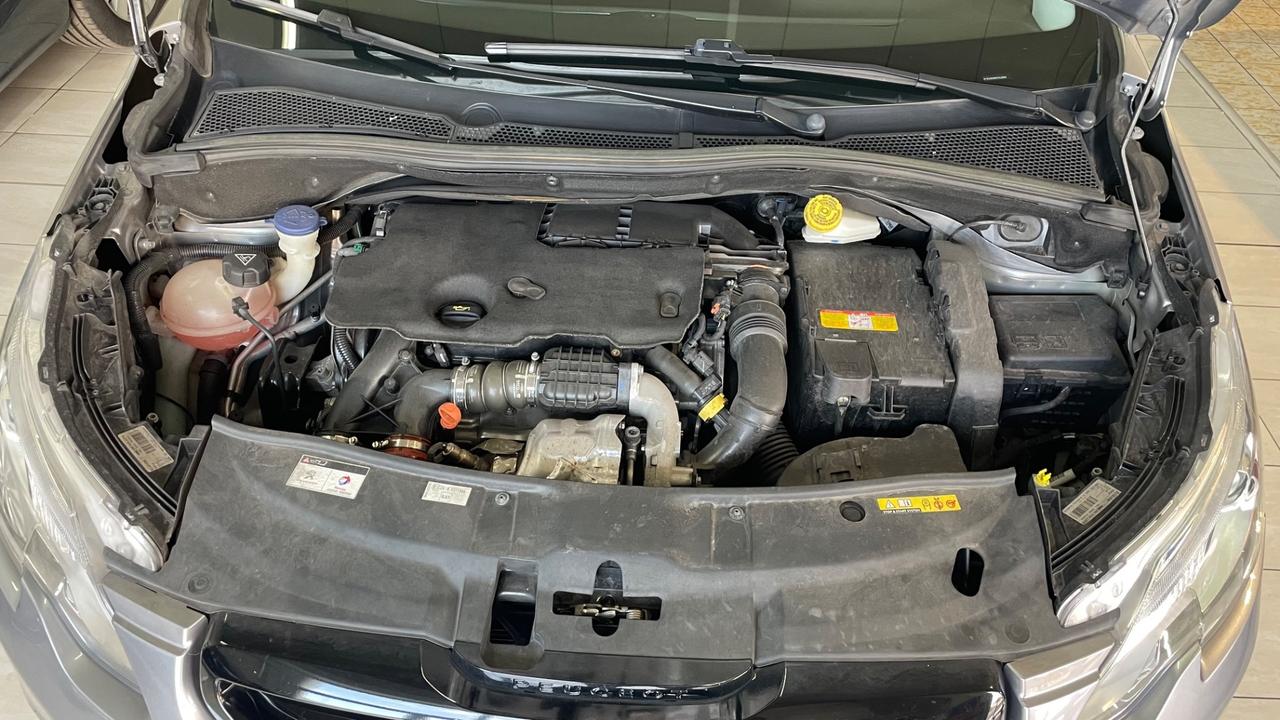 Peugeot 2008 1.6 e-HDi 115 CV Stop&Start Allure