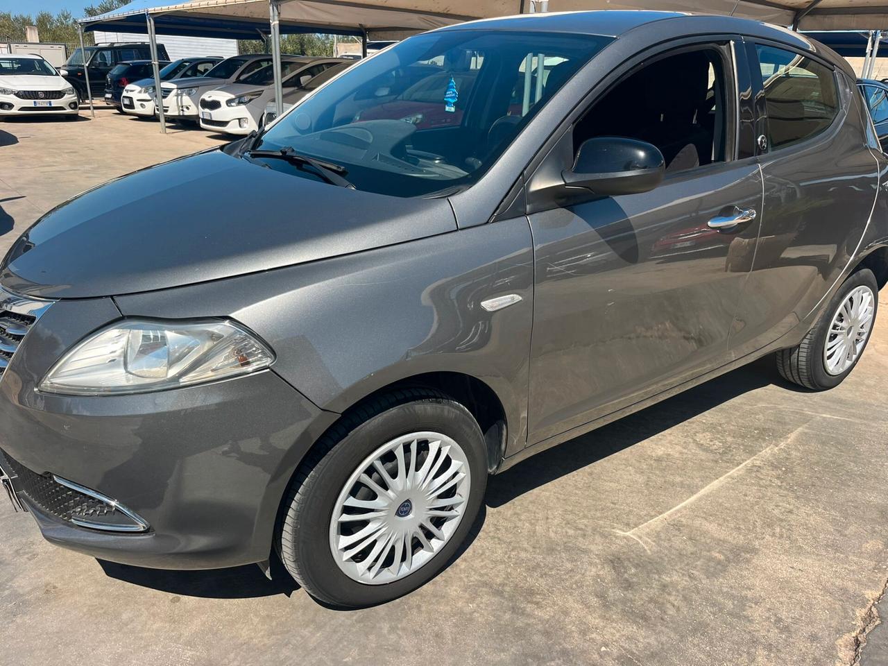 Lancia Ypsilon 0.9 TwinAir 85 CV 5 porte Metano Ecochic Gold