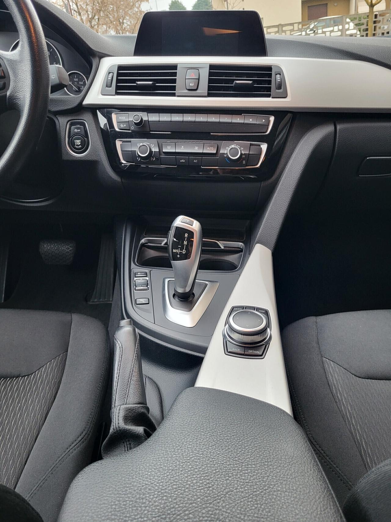 Bmw 320d xDrive Touring Business Advantage