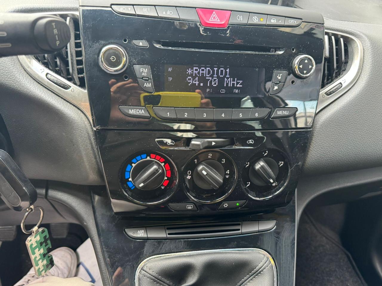 Lancia Ypsilon 1.3 MJT 16V 95 CV 5 porte S&S Silver
