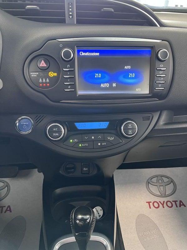 Toyota Yaris 1.5 Hybrid 5 porte Lounge Red/Bronze