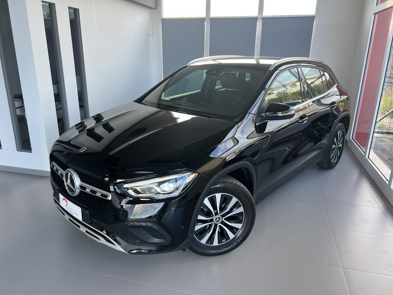 MERCEDES GLA 180d STYLE - 2021