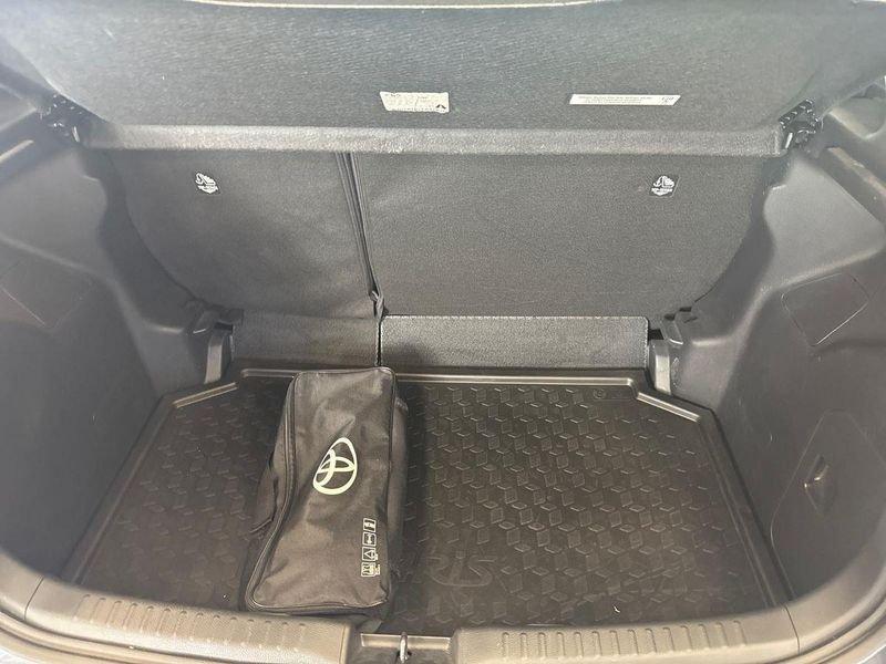 Toyota Yaris Hybrid Trend MY22