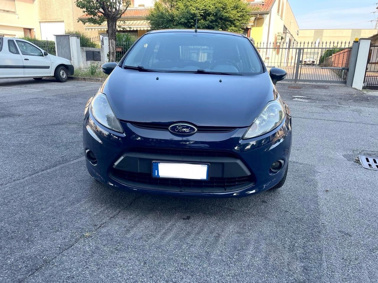 Ford Fiesta 1.4 5 porte Bz.- GPL Titanium per Neopatentati