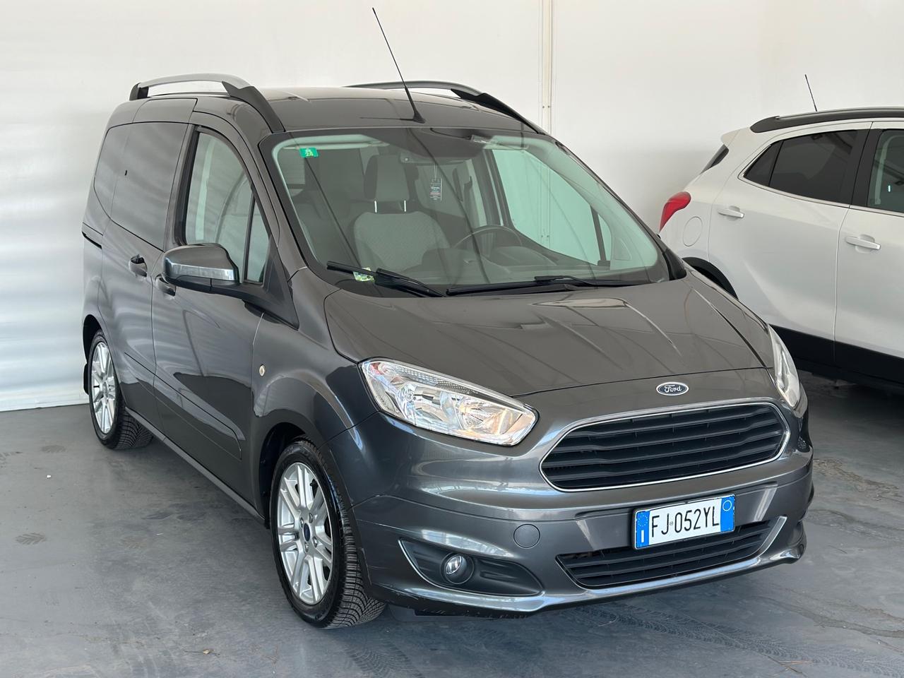Ford Tourneo Courier 1.5 TDCI 95 CV Titanium 2017