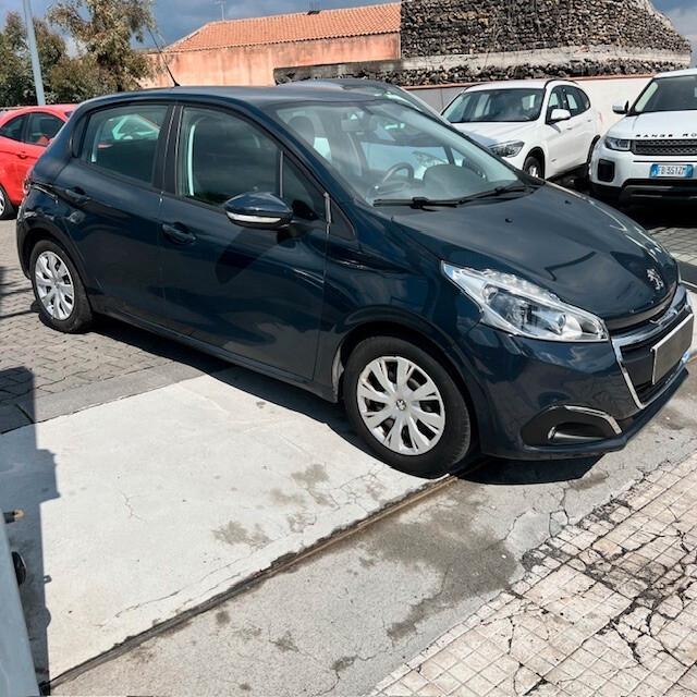 Peugeot 208 PureTech 82 5 porte Allure