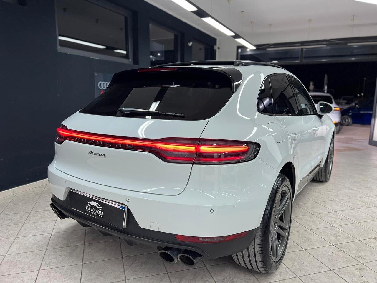 Porsche Macan 2.0 IVA ESPOSTA