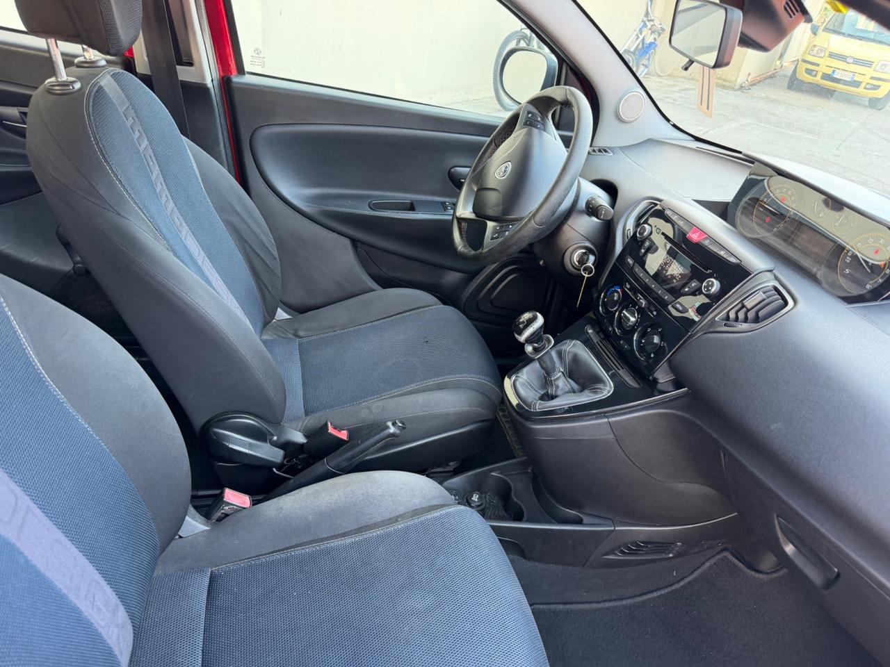 Lancia Ypsilon 1.2 69 CV 5 porte GPL Ecochic Platinum