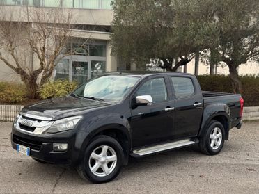 Isuzu D-Max 2.5 Crew Cab Solar A/T 4WD