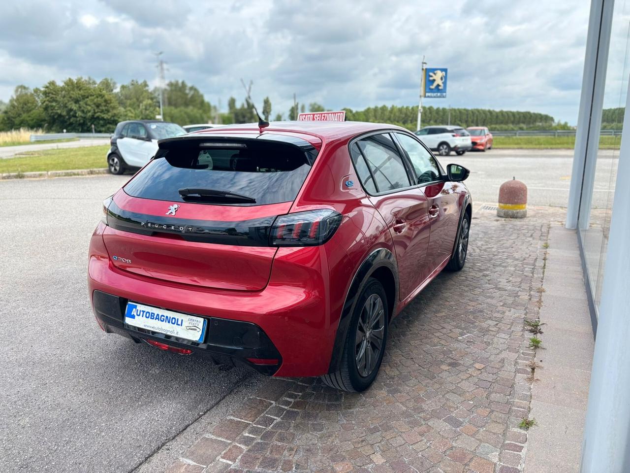 Peugeot 208 ALLURE PACK motore elettrico 136 cv SPOTICAR