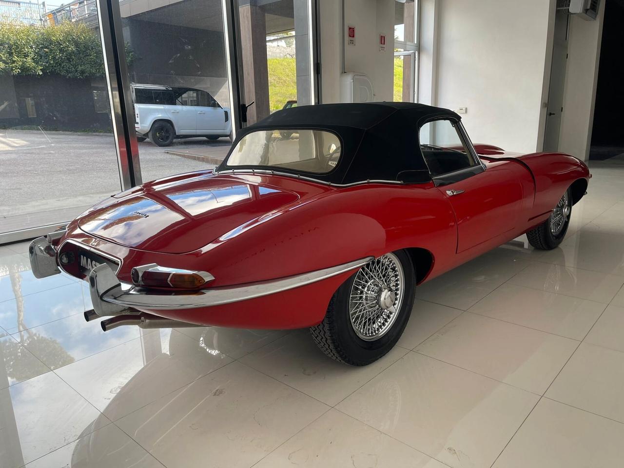 Jaguar E-Type Cabrio da 265 Cv