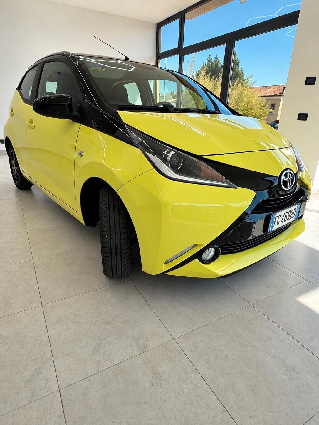 Toyota Aygo 1.0 VVT-i 69 CV 5 porte x-cite