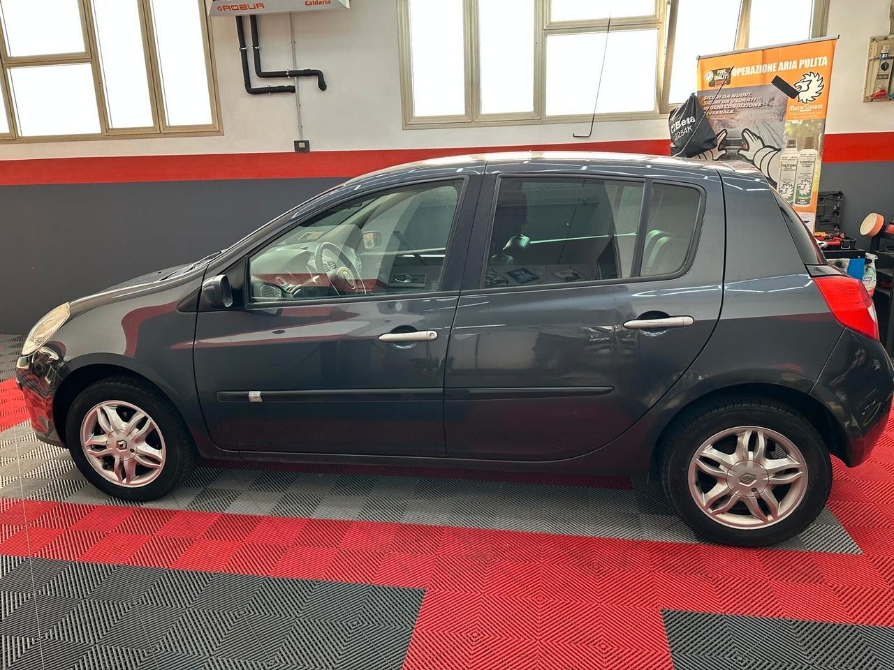 Renault Clio 1.2 16V 5 porte Le Iene