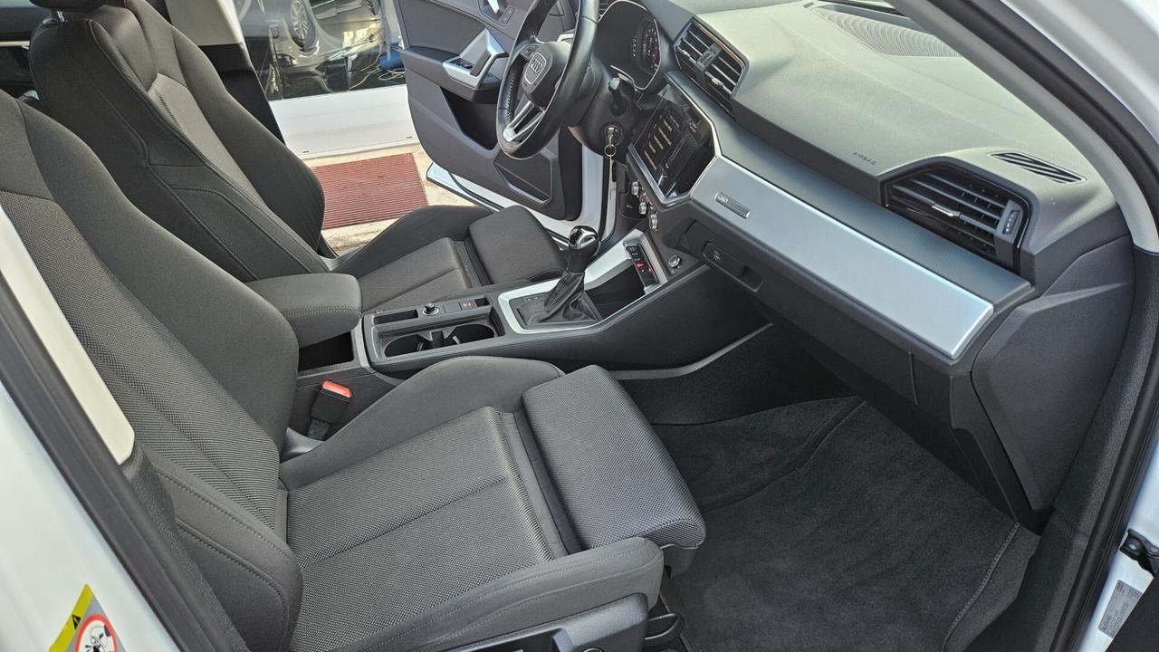 Audi Q3 35 1.5 tfsi mhev ADVANCED s-tronic SED-RISC-COCKPI