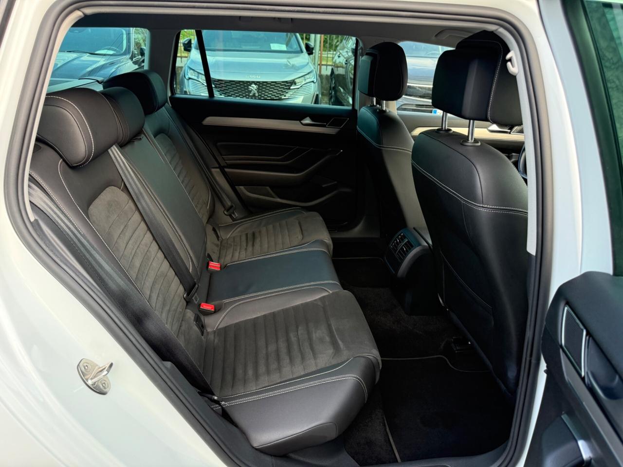 Volkswagen Passat Variant 2.0 TDI SCR 200 CV DSG Executive