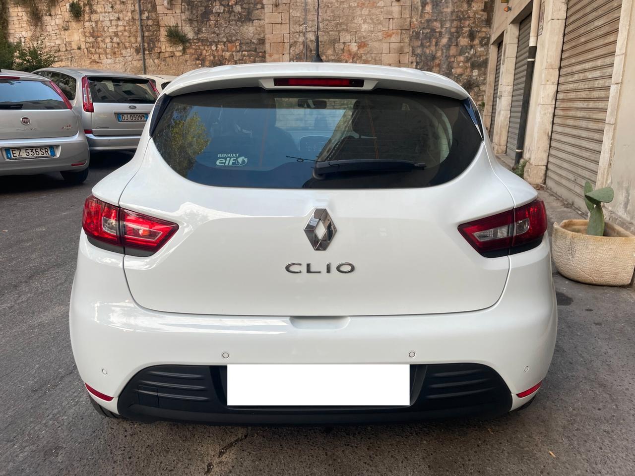 Renault Clio TCe 12V 90 CV GPL 5 porte Moschino Intens FINANZIABILE