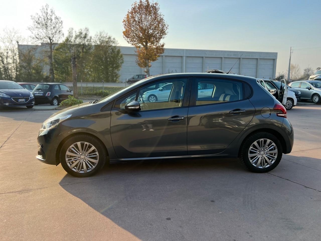 Peugeot 208 PureTech 82 5p. GPL Active
