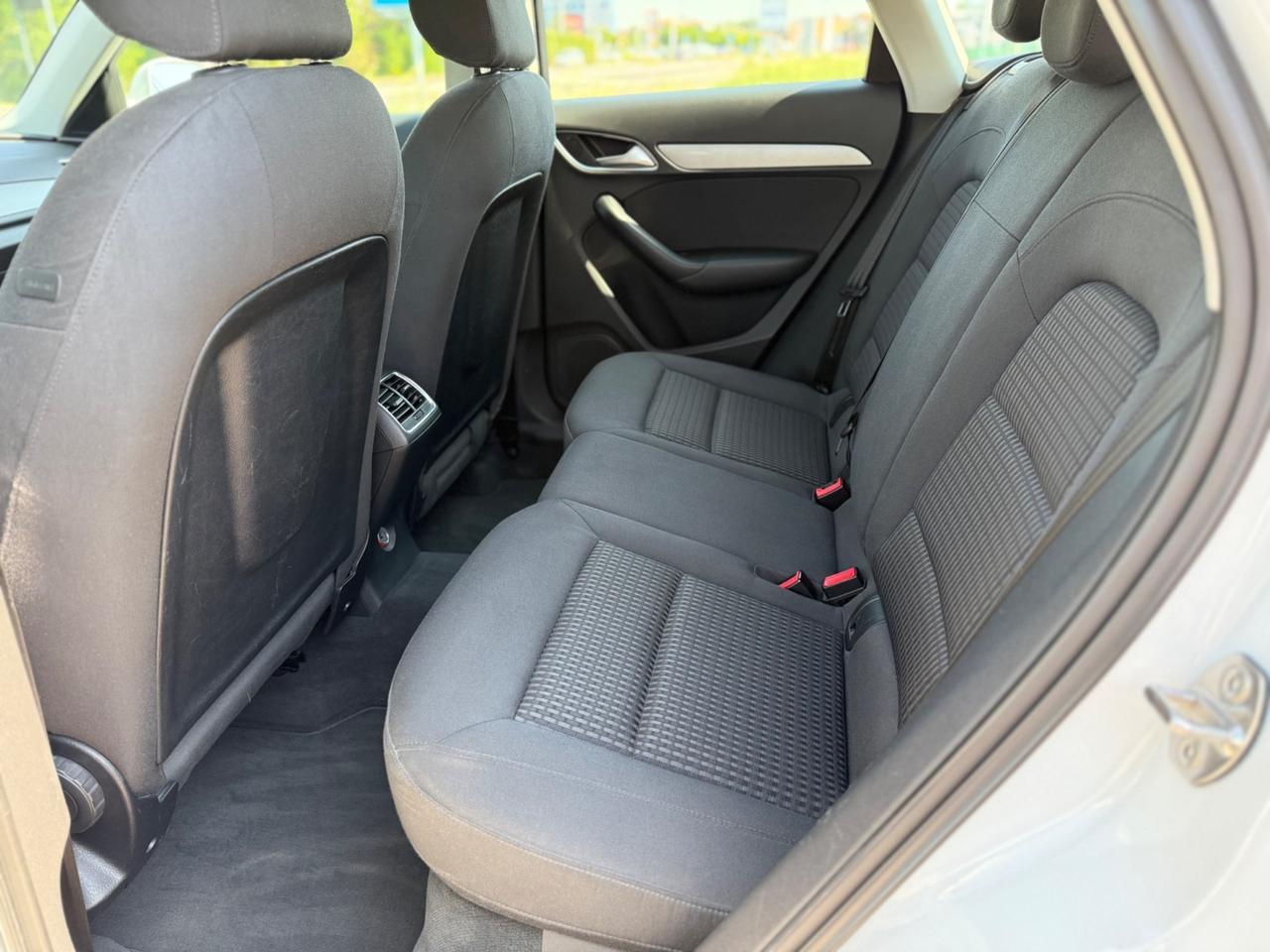 Audi Q3 2.0 TDI 177 CV quattro S tronic Business Plus