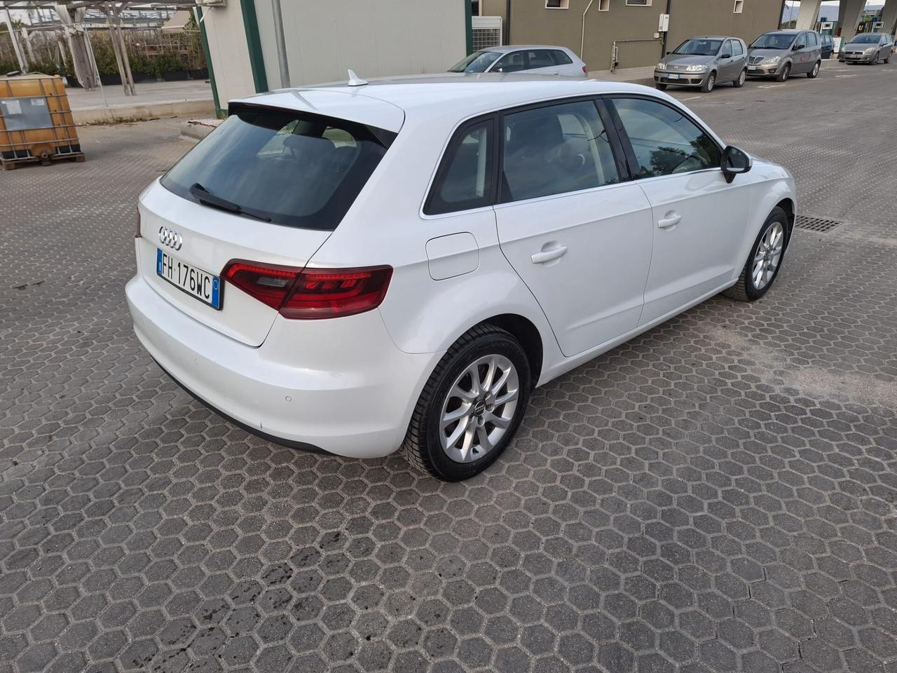 AUDI A3 SPB 1.6TDI S-TRONIC