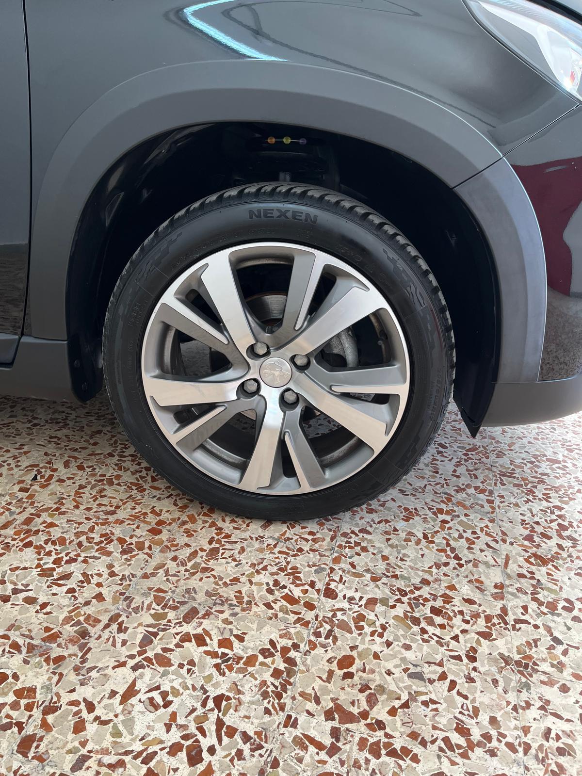 Peugeot 2008 BlueHDi 100 S&S Allure