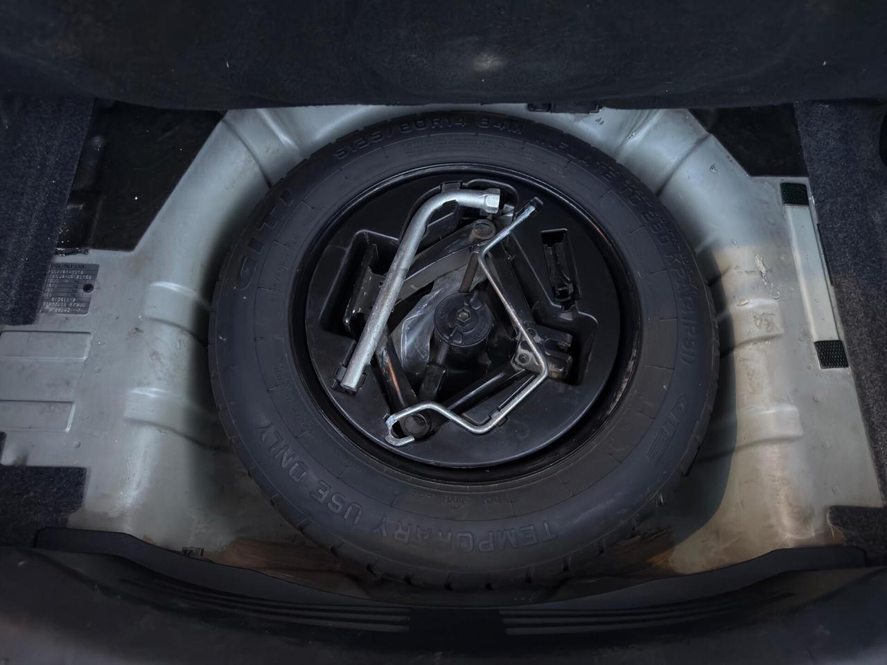 Lancia Ypsilon 1.0 FireFly S&S Hybrid Silver