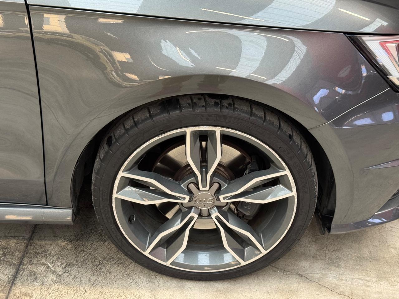 Audi A1 S1 2.0 TFSI quattro