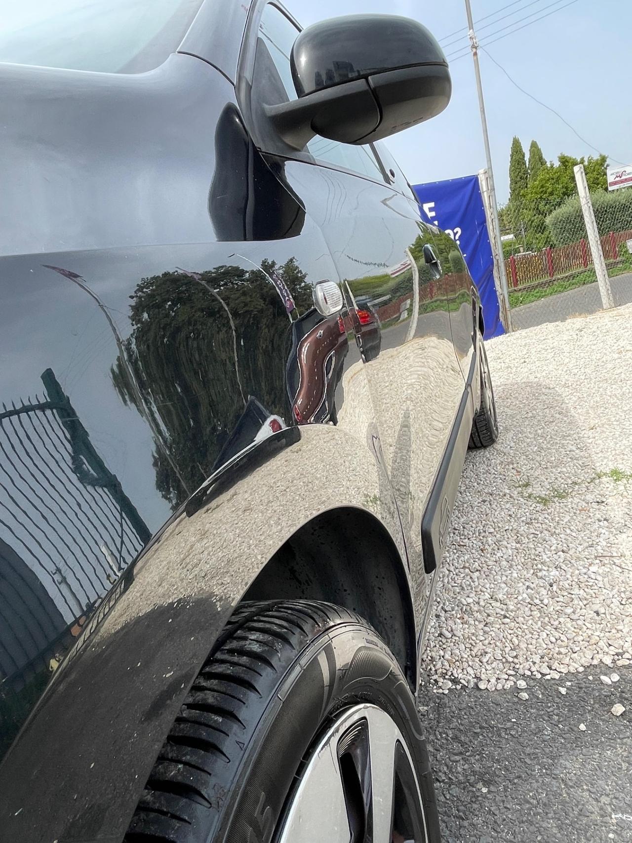 Renault Twingo SCe EDC La Parisienne