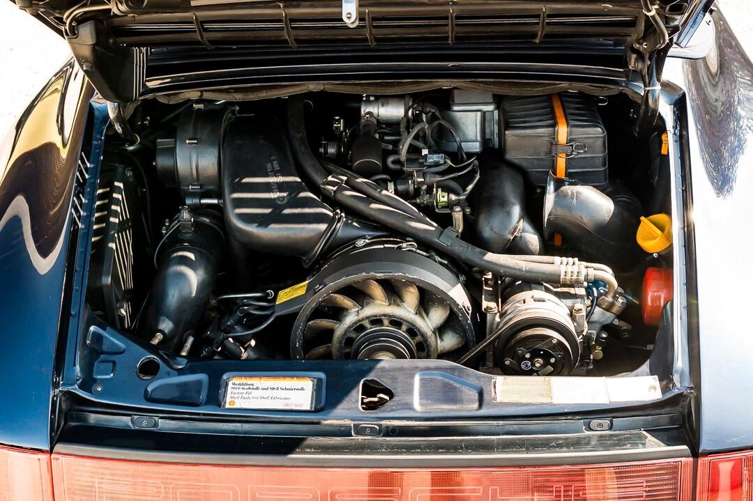 Porsche 911 964 Carrera 4 Cabriolet