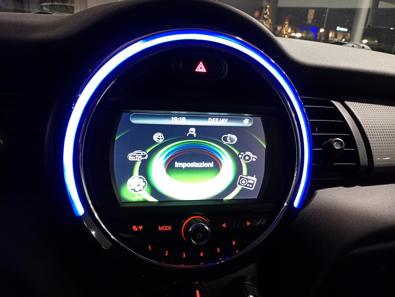 Mini Cooper D 1.5 5P