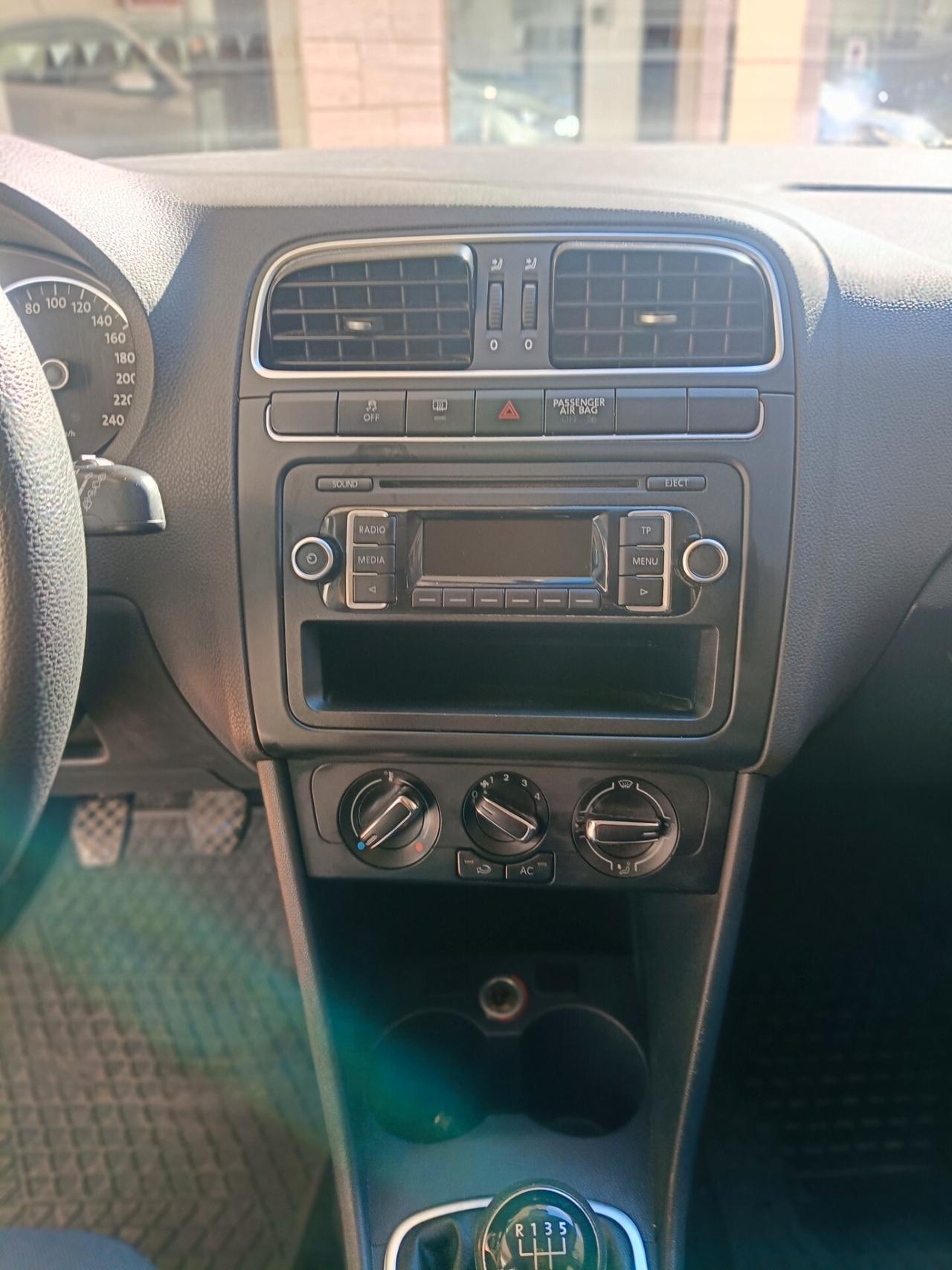 VOLKSWAGEN POLO 1.2 Diesel 75CV-NEOPATENTATI-Euro6490