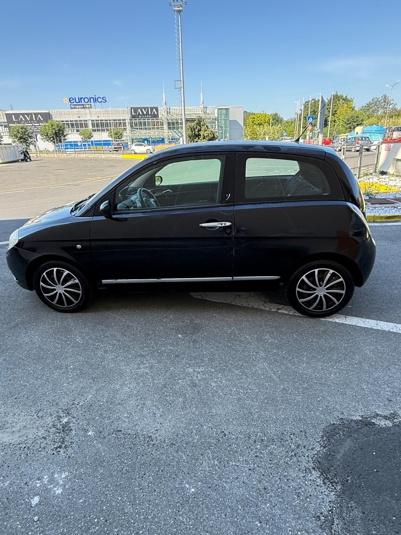 Lancia Ypsilon 1.2 Modamilano