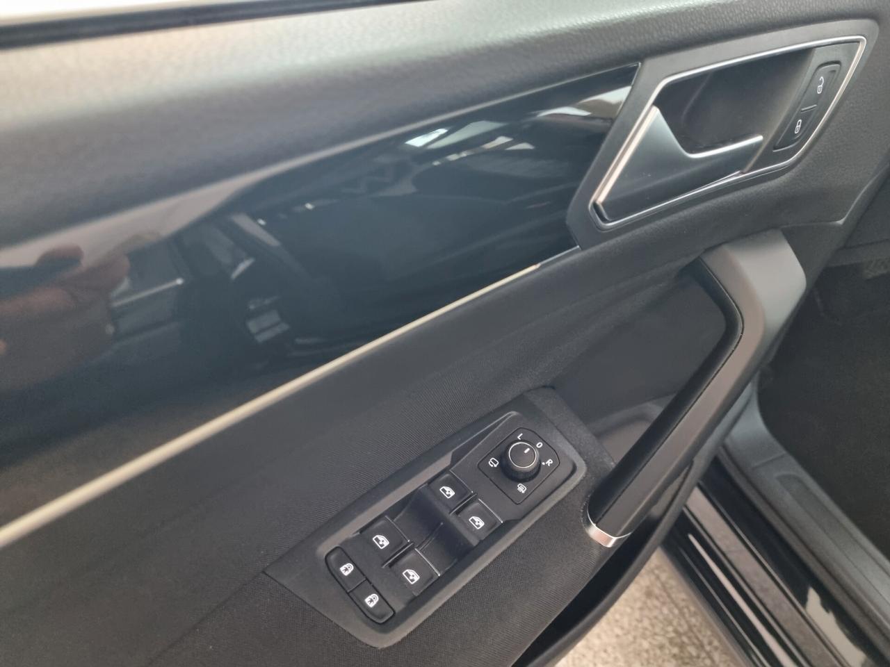 Volkswagen Touran 1.6 TDI 115 CV DSG 7 POSTI, FULL LED, TETTINO, KEYLESS