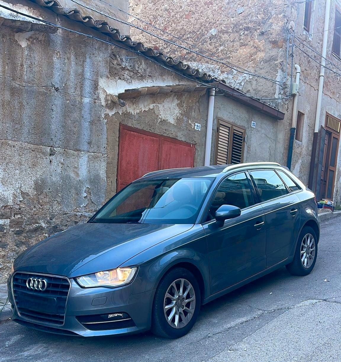 Audi A3 SPB 1.6 TDI 105 CV CR Ambition