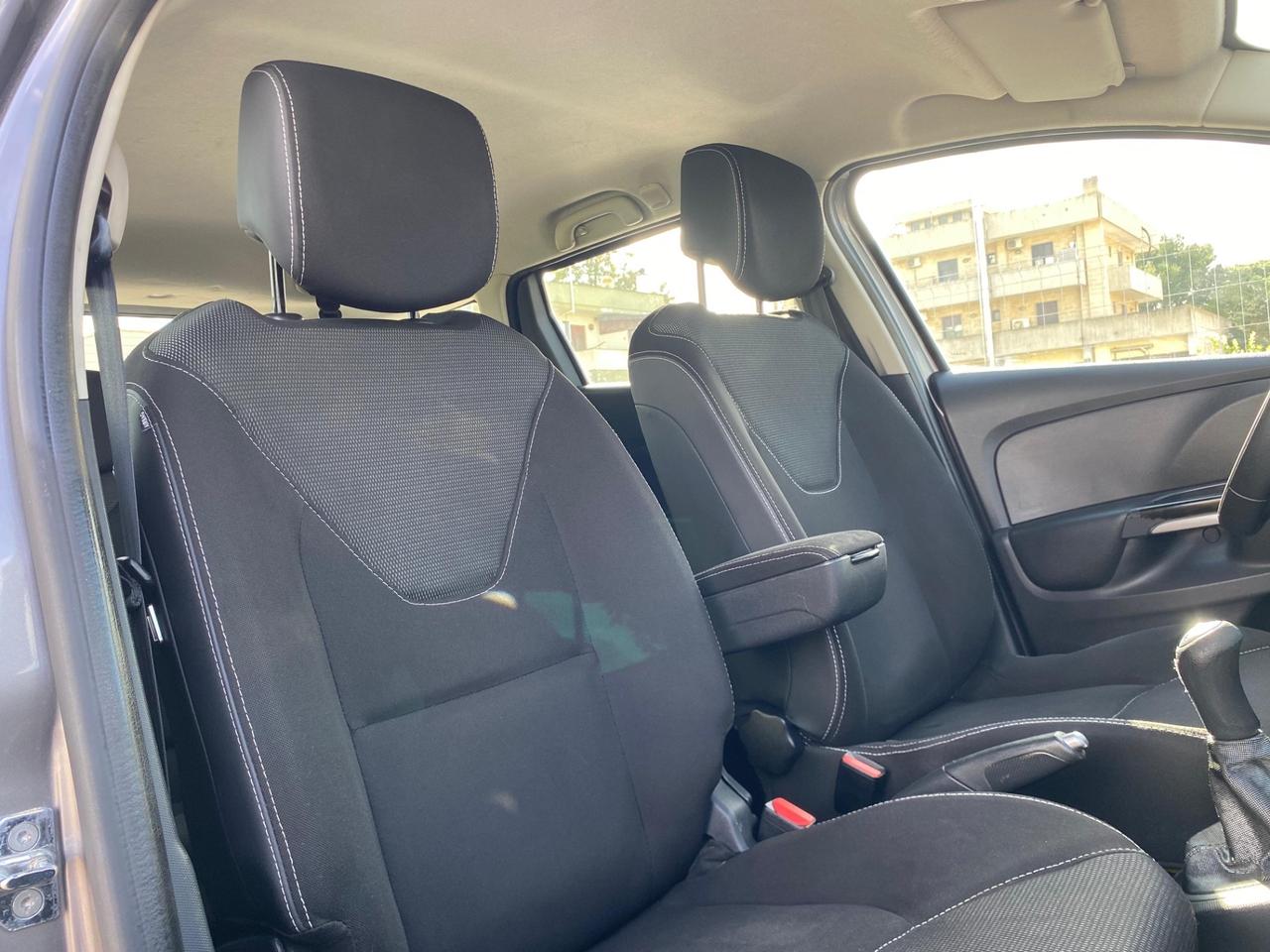 Renault Clio Sporter dCi 8V 90CV COSTUME NATIONAL