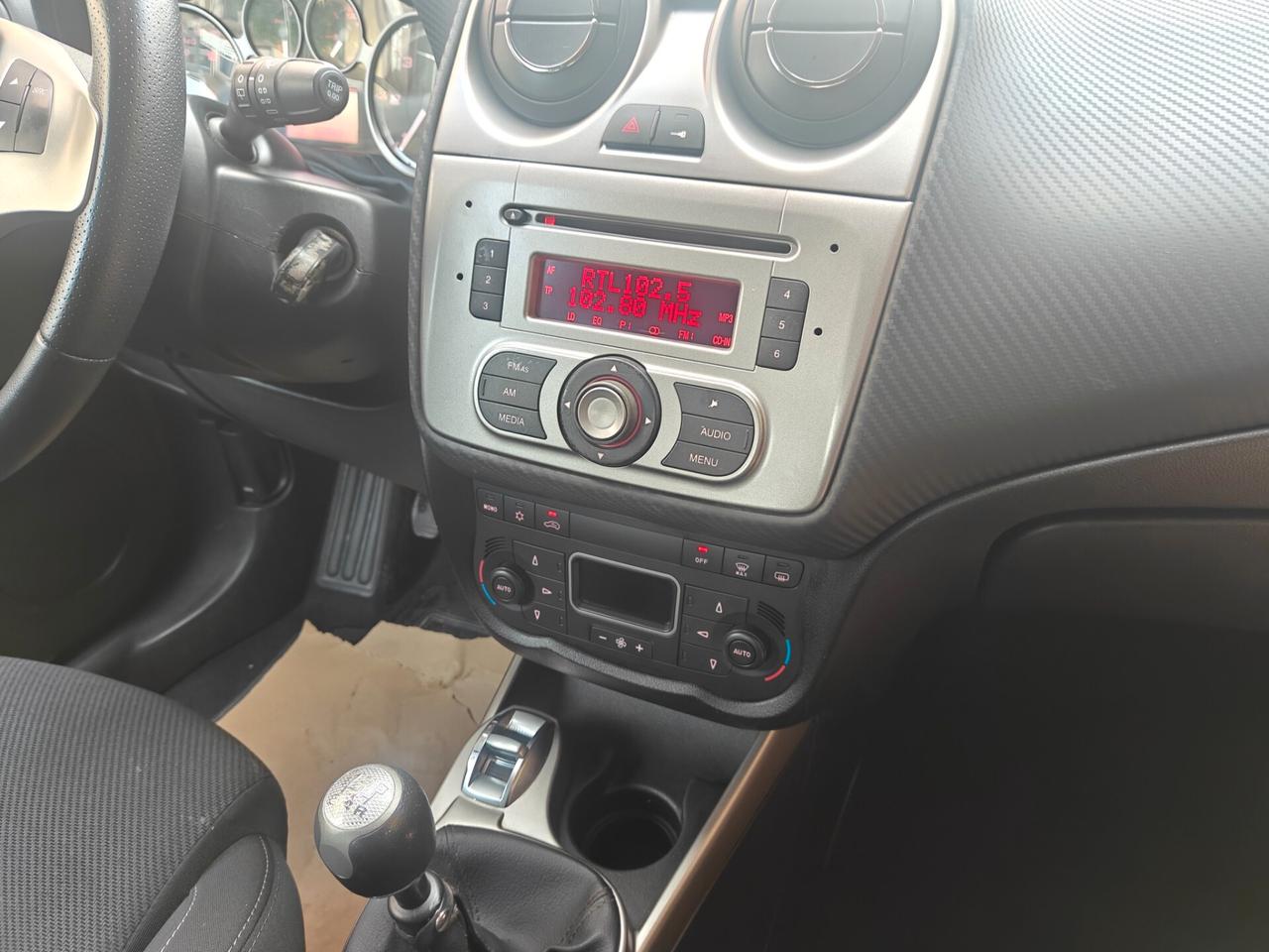 Alfa Romeo MiTo 1.3 JTDm-2 S&S Distinctive Sport Pack