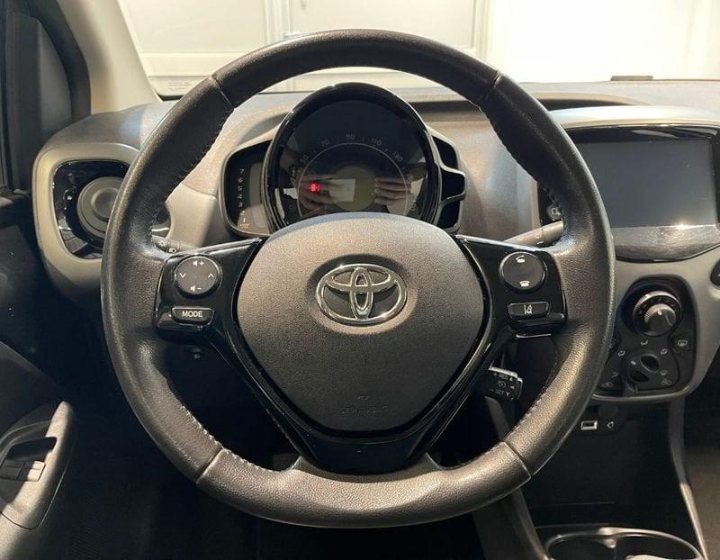 Toyota Aygo Connect 1.0 VVT-i 72 CV 5 porte x-play