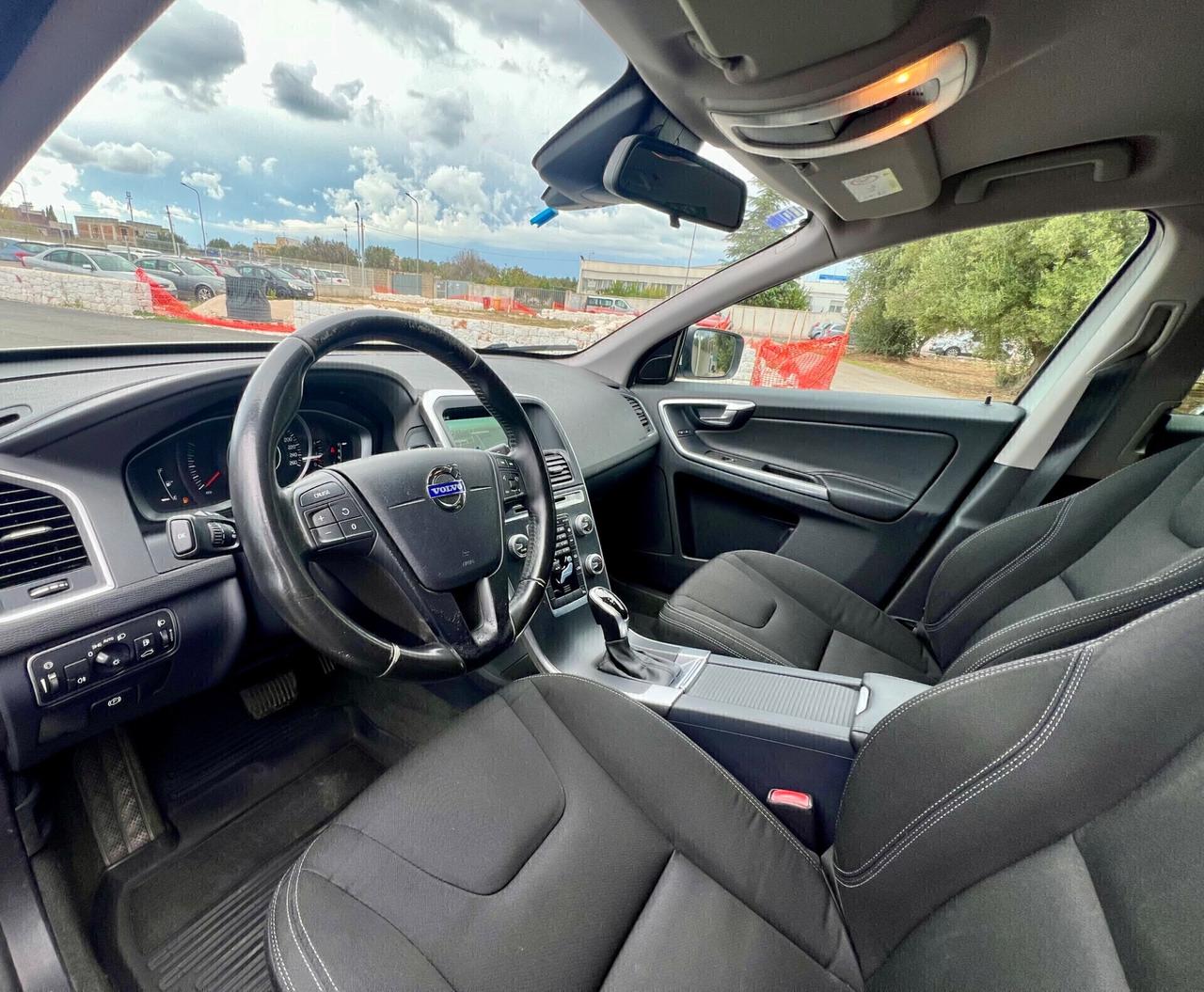 Volvo XC60 D3 Geartronic Kinetic,Navi,LED,Climatronic,ecc.