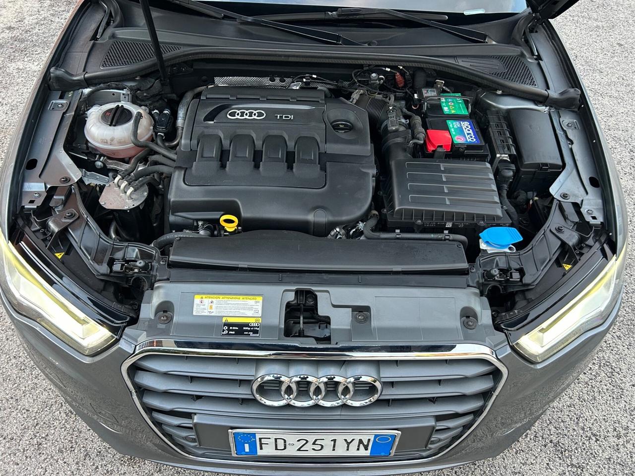 Audi A3 SPB 1.6 TDI Sport strafull!!!