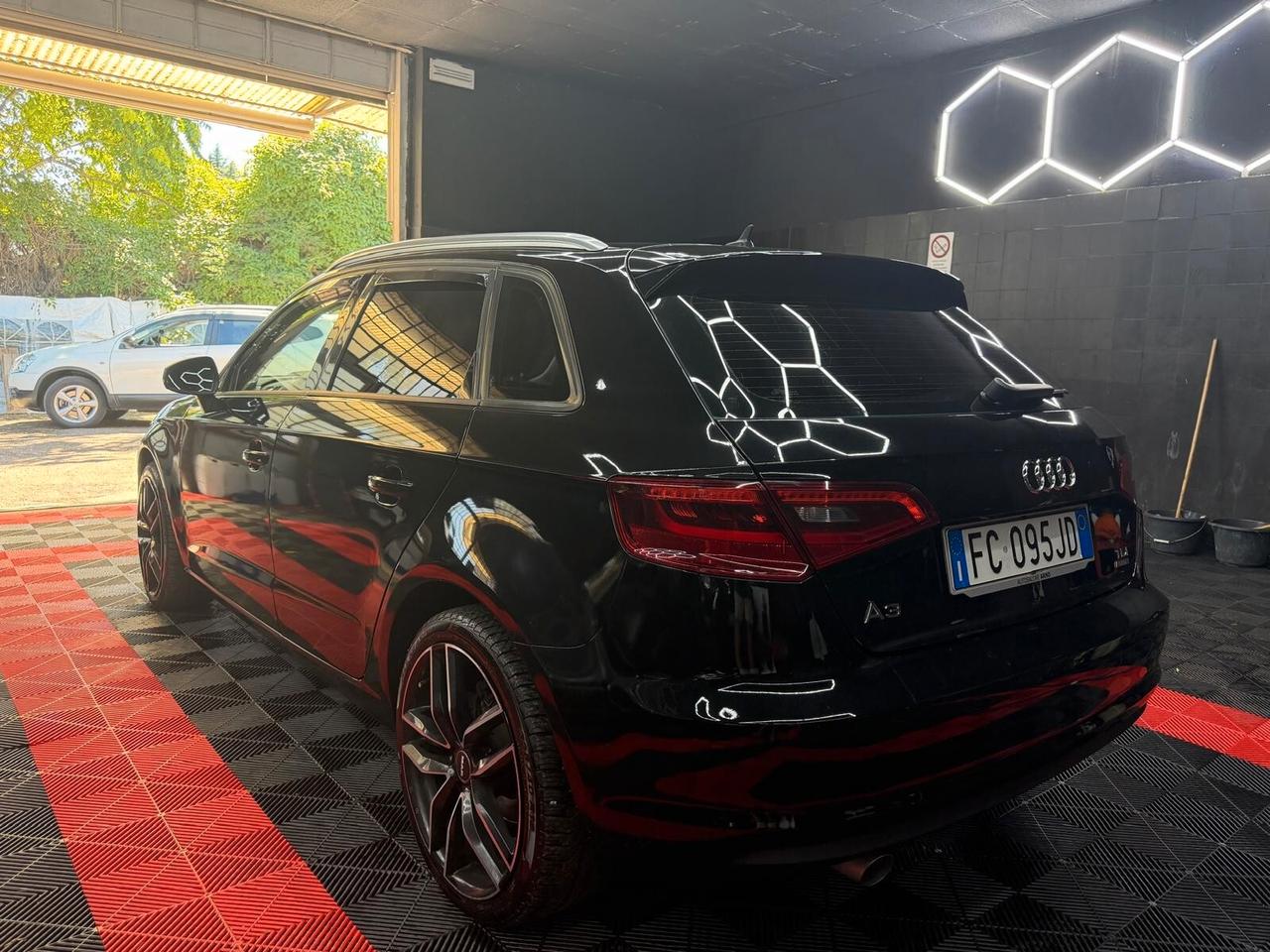 Audi A3 1.6 TDI clean diesel Attraction