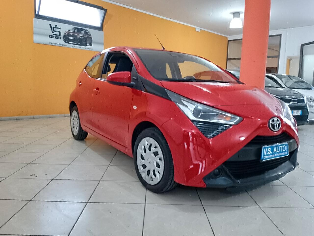 Toyota Aygo Connect 1.0 VVT-i 72 CV 5 porte x-clusiv