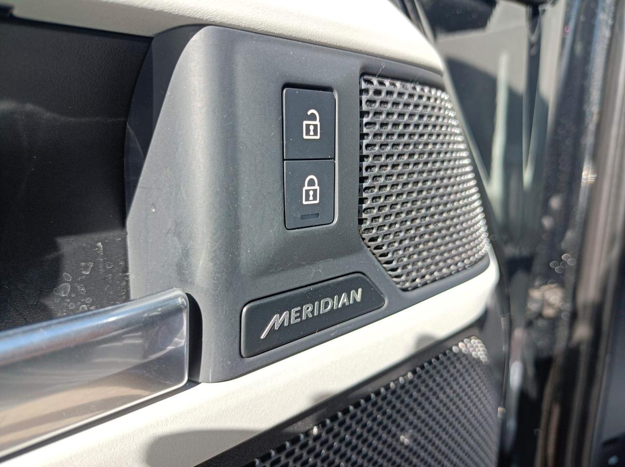 Land Rover Defender 110 3.0D I6 250 CV AWD Auto X-Dynamic HSE