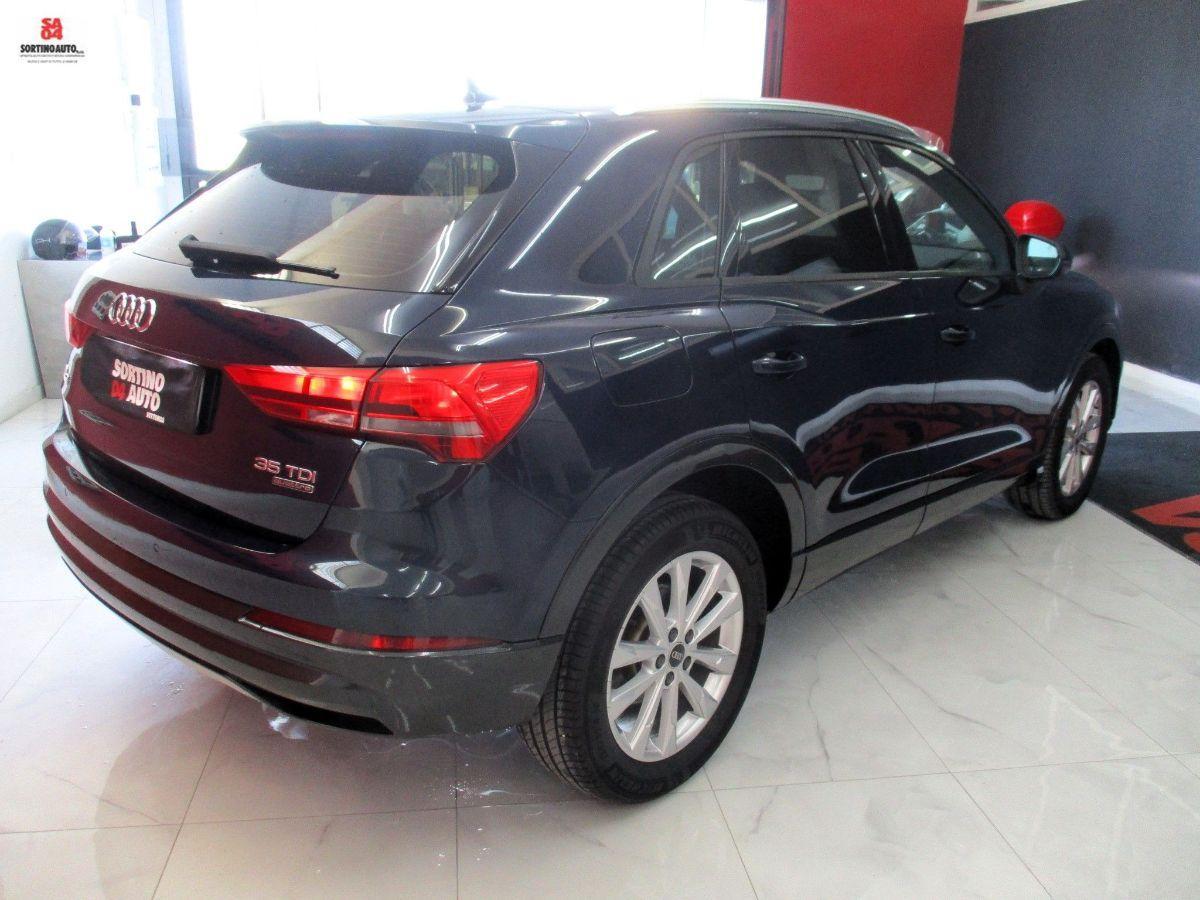 AUDI - Q3 - 35 TDI quattro INTERNO S-line