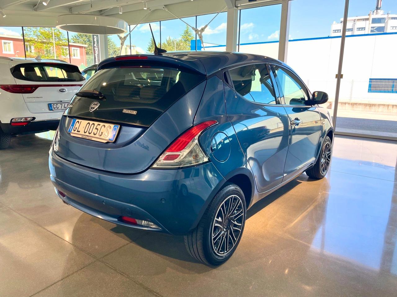 Lancia Ypsilon 1.0 FireFly 5 porte S&S Hybrid Gold