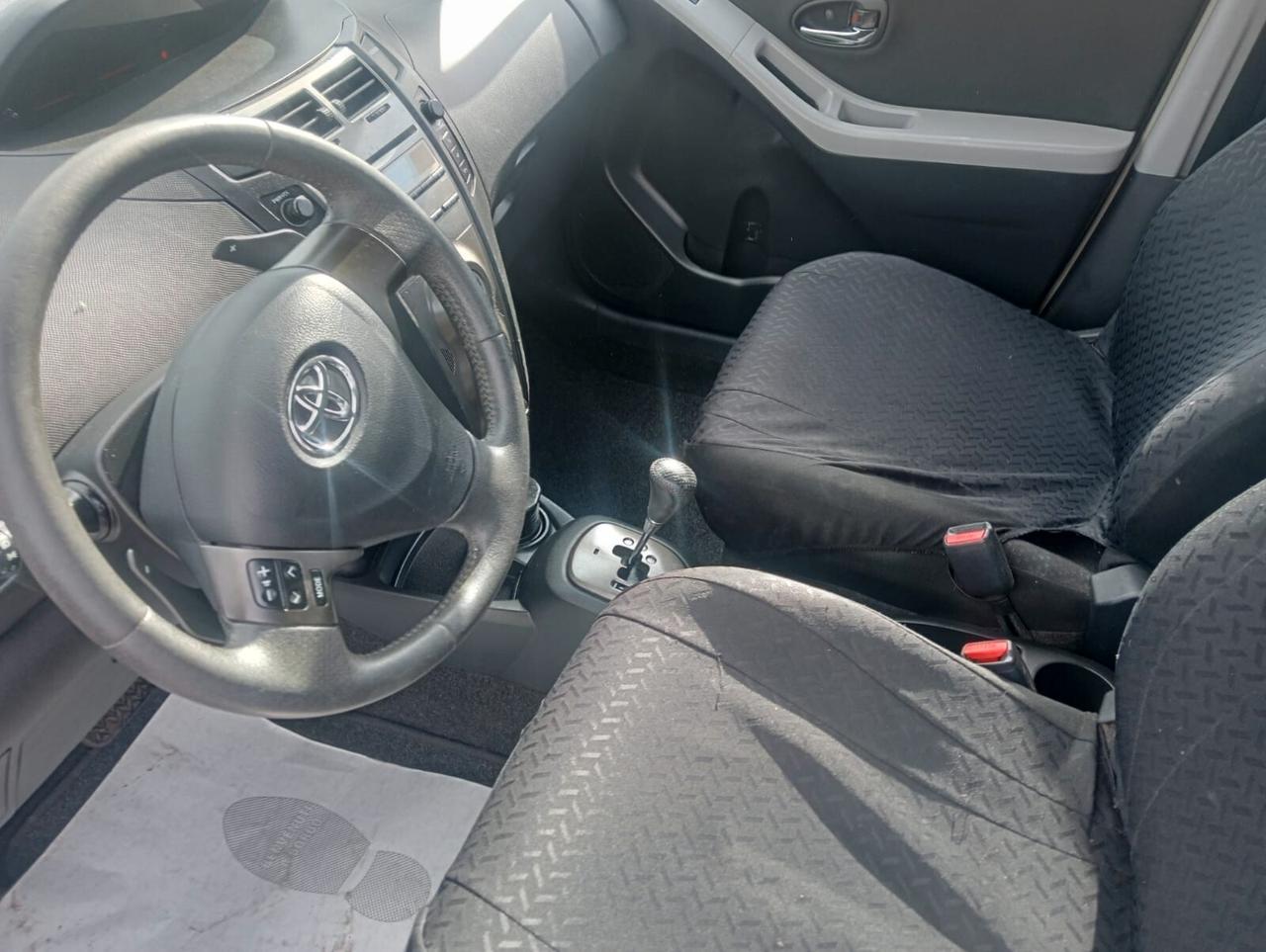 Toyota Yaris 1.4 D 5 porte - CAMBIO AUTOMATICO