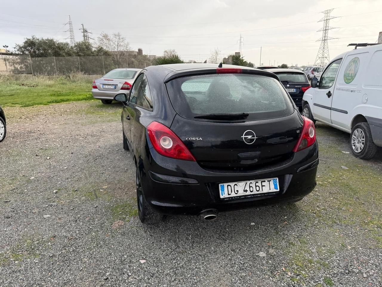 Opel Corsa Sport 1.2 benzina - Neopatentati